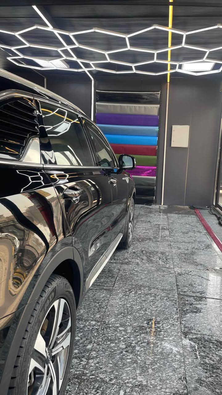 سورينتو خليجي هايبرد وكالة شركة نيم
2023 . ماشية 86 الف كيلو
بيهة صار بارد بكد شبر بسبب طخة بسيطة
غير هل شي هي مكفولة ومغلفة ppf
دهن والادامة كلة بشركة الدولية العراقية
بيهة ضمان بالبطارية ماعرف بالضبط كم سنة 

المواصفات فول افول اعلى فئة7 راكب
صندوق كهرباء+ فتح ذاتي عند الاقتراب
تبريد مركزي 3 قطع 
فور ويل ذاتي حسب الدوس والاحتياج
داتا شو عرض السرعة ع جامة الامامية
كيجات الكترونية وتتغير حسب المود
الشاشة كبيرة ولمس بكل اوضاعهة
شفتات ستيرن
كشنات تدفئة تبريد كلهة كهرباء
بردات كلاصات
مكان الرجل متغير حسب الراحة
كشن ذاكرة
لدات امامي خلفي 
بردات بلادي
شاحن واير لس
بانوراما
رادارات امامية وجانبية ونضام توقف للامام وللجانب
كاميرات 360 درجة  
مثبت سرعة والبقاء ف المسار 
3 مودات جبلية و وللثلج وللاماكن الوعرة
3 مودات قيادة
5 ويل كب
اربع عدسات للايت

السيارة تخبل بالاستعمال فول اقتصادية وكلش ناعمة وسريعة اكثر مما تتصور
السعر 290 ورقة ومجال بسيط
بغداد السيدية
***********
