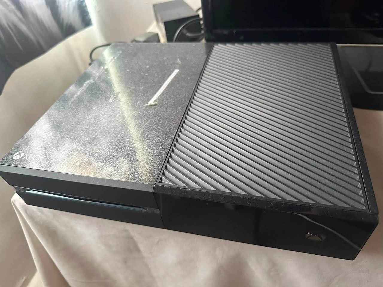 Xbox one fat 500g
للبيع الجهاز اخو جديد كلش نضيفه ويا يده وحده 
سعر 130 رقم ***********
