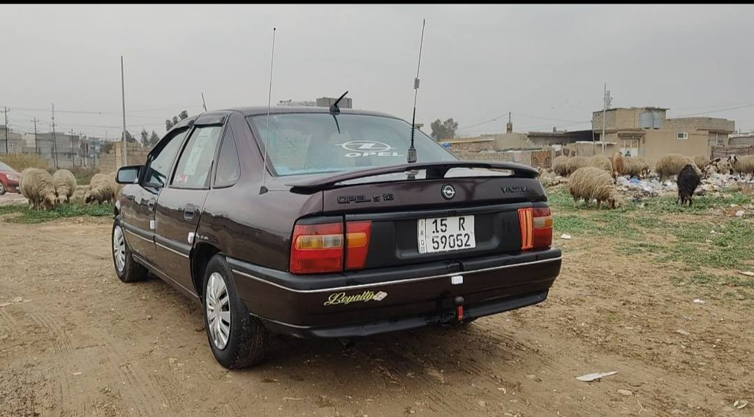 السلام عليكم السعر 38 وبيها مجال فكترا حجم 18كير محرك شرط شرط تحويل وكاله سياره جاهزه  صبغ عام جماليه بدون ضرر الشراي يتصل مارد ع الفيس العنوان موصل  ***********/***********
