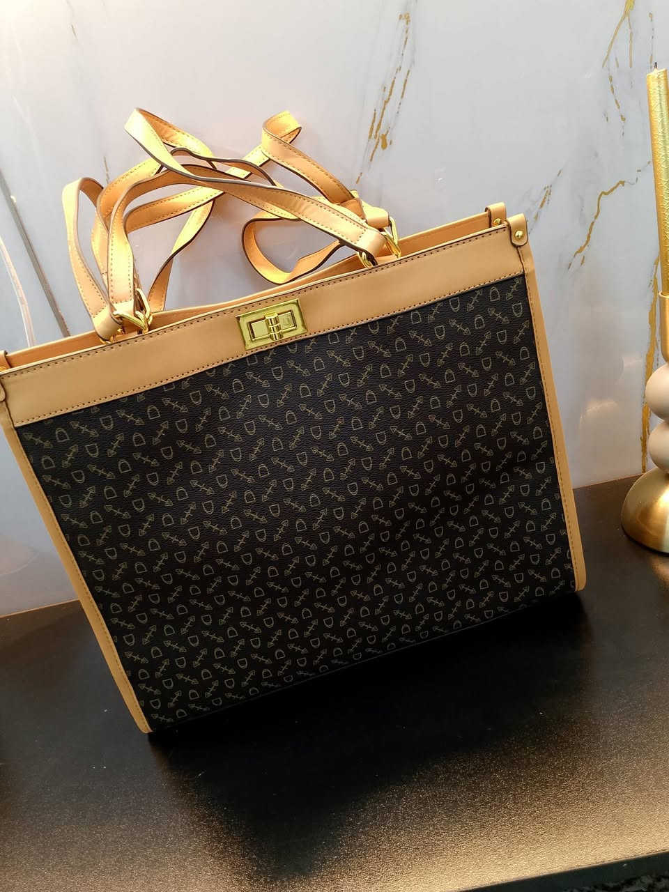 #حقائب #لويس #فيتون 😍، رمز الأناقة والفخامة!  تصاميم َكلاسيكية تناسب جميع الاذواق والمناسبات ¥


**إذا كنت صاحب هذا الإعلان وتريد حذفه لأي سبب، رجاءا أرسل رسالة إلى الدعم الفني**