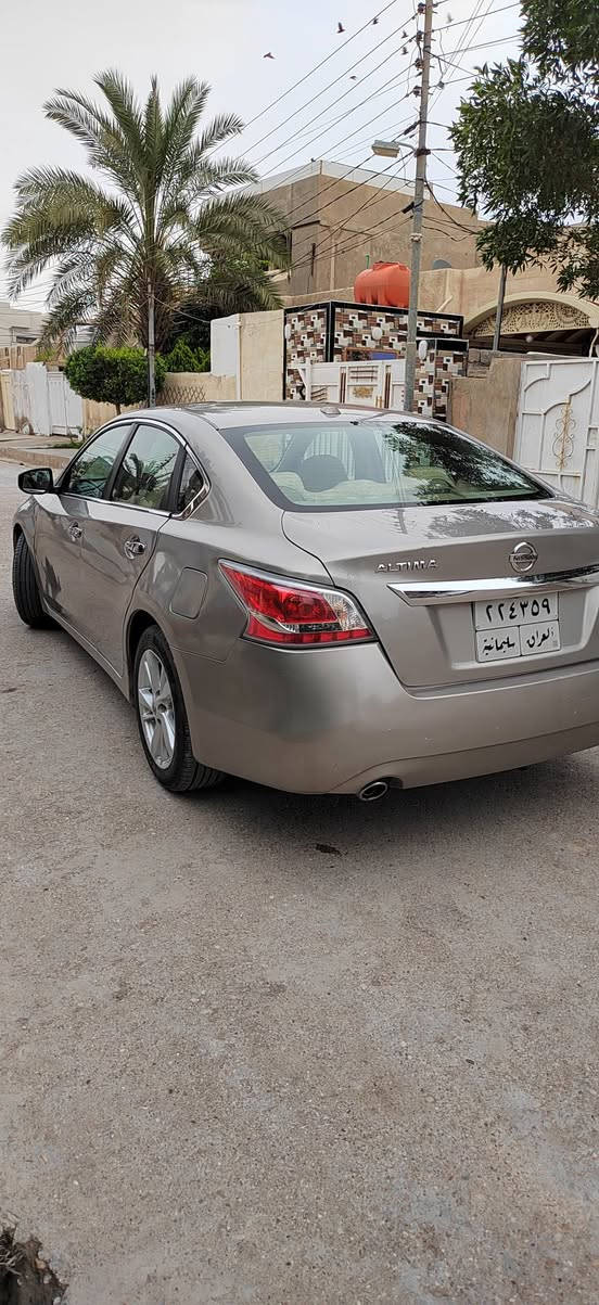 السلام عليكم ورحمة الله
للبيع التيما 2015 وارد أمريكي 
ضرر صفحة السايق صبغ فقط اثر كرد شرط التكم سليمه بدون ايرباك 
سيارة جديدة  داخل عسلي كشن كهرباء مابيها نقص برغي تبريد تدفأة صدرين تخم تاير كير مكينه كله بشرط. 
رقم سليمانيه السنويه لل27 
السعر98 وبيها مجال مطلوبه 3ورقات غرامه ينزل من سعرها
هـ ***********
