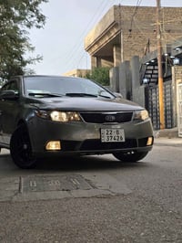 عندي كيا فورتي موديل 2012 محرك 200 دوش بيهه ٣ قطع صبغ سياره فووووووووو...