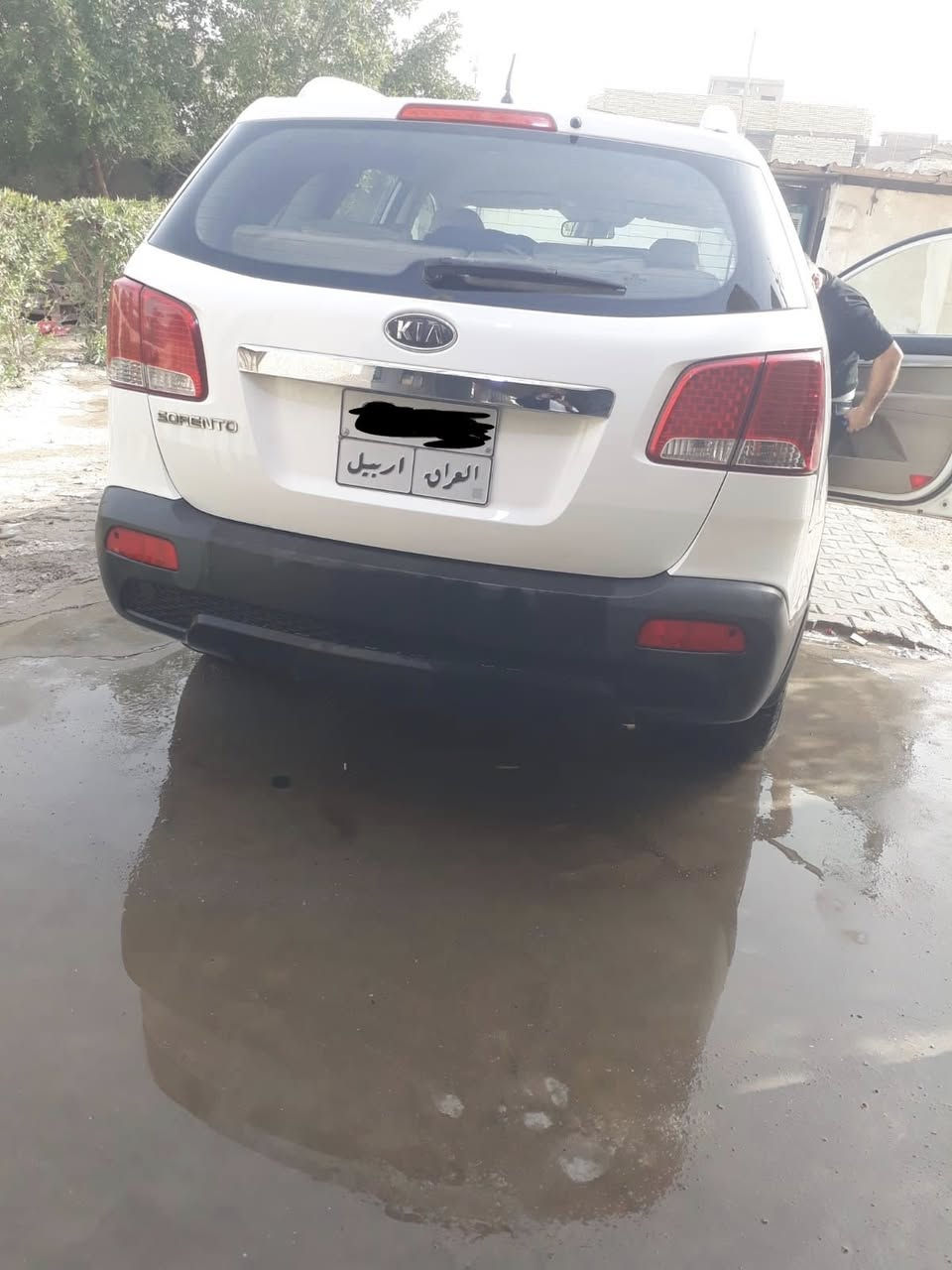 السلام عليكم …. سورنتو 2011 خليجي مكفول كفاله عامه عدا طخه بسيطه بالچاملغ الخلفي عكس السايق على گد شبر او اكثر شوي گير مكينه مكفول تبريد منظومه كامله مبدله جديده شرط ثلج بالصيف تخم تاير جديد صدر نفظته نفض ماتصرف عليهه ولا ربع السياره ماشيه 170 مال جناي صارلهه 10 سنوات عندي وعلى ايدي بالعافيه عالياخذهه شاهد الله مابيهه كل نقص رقم اربيل تريد تحويل تريد وكاله بخدمتك مكان السياره بغداد جسر ديالى القديم تجي وتشرفني وتشوف السياره بعينك وبخدمتك واني الممنون رقمي *********** 
اعتذر على الأطاله
