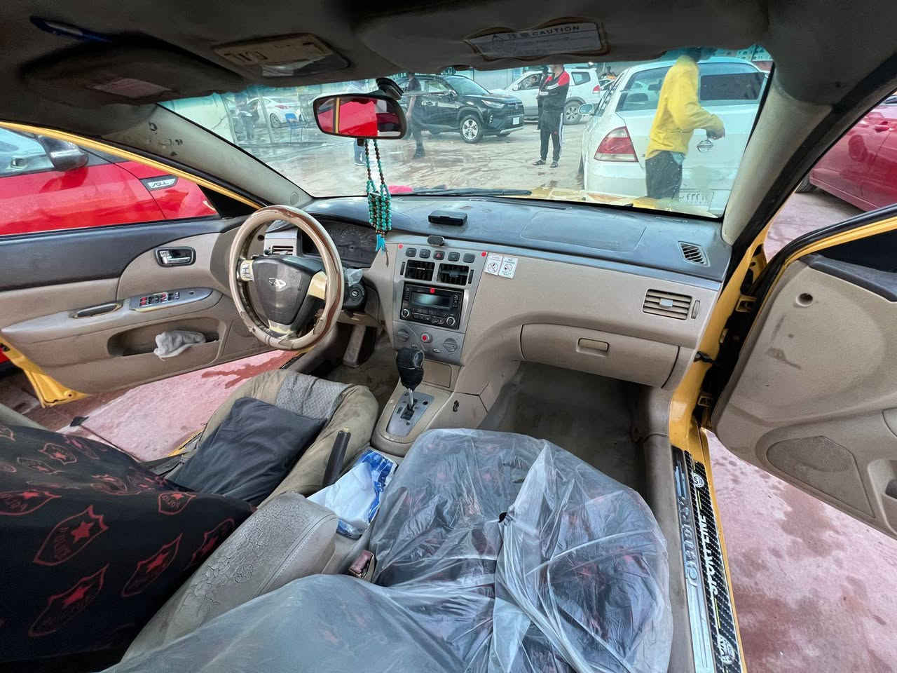 السلام عليكم شيري A5 موديل 2011 محرك كامري ابو الجف 2000 دوش سياره حلوه مثل ما  اشوفون بأسمي تحويل ثاني سنويه جديده مصرفة هيئه و غرامة سيارة صافية خير من الله السعر.42 بيها مجال المكان بغداد مدينة بسماية لاستفسار لاتصال على الرقم *********** موجود وتساب
