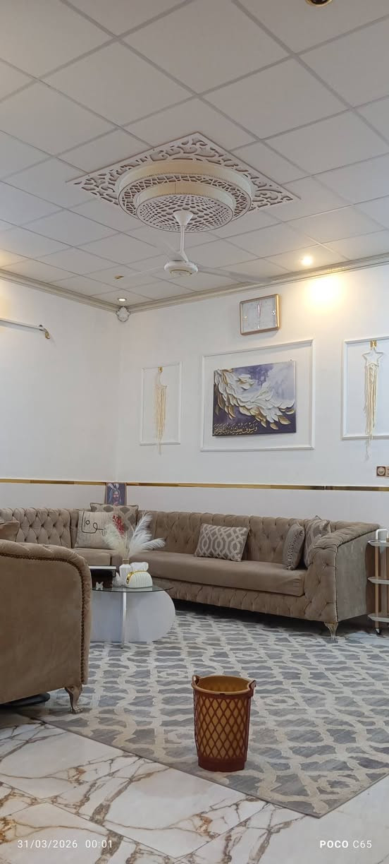 سلام عليكم بيت للبيع طابو صرف بسمي ال مساحه ٢٠٠متر الزبير الريسز بناء حديث كهرباء خطين البيت خلف سنتر اليمونه سعر البيت ٢٣٠ وبي مجال هاذه رقمي للتواصل ***********
