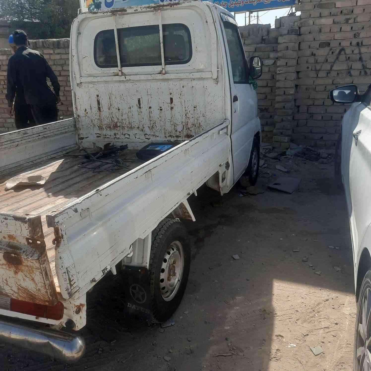 سلام عليكم سياره مستبوشي ربع  سياره عاطله ابيعة على عطله لمكينه شغاله كشره نضيف تواير جدد  السعر مليون وسبع ميه وخمسين  1750  المكان ناصريه  
***********
