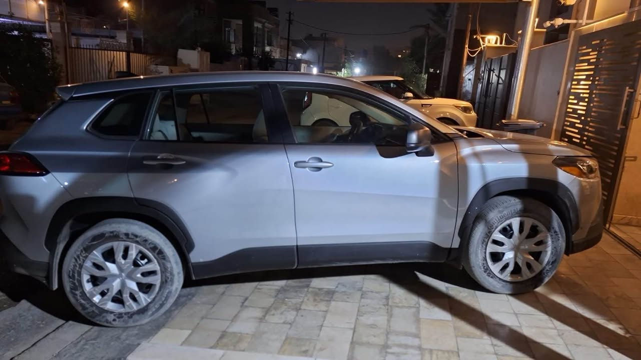 سلام عليكم  للبيع كورلا كروس بغداد  
موديل 2023 
بانزين مو هايبرد مكينه 20 المرغوب 
كير محرك شرط 
مواصفات L معروفه 
شاشه كامره دواره خلفي 
تبريد بيانو 
هندبريك بصمه 
اوتو هولد 
تحديد سرعه 
تحديد مسار 
 

سياره حلوه وكاعده ونضيفه 

سياره ماشيه 41 الف كيلو
سعرها186$ مجال بسيط 
 
*********** بغداد, العراق
