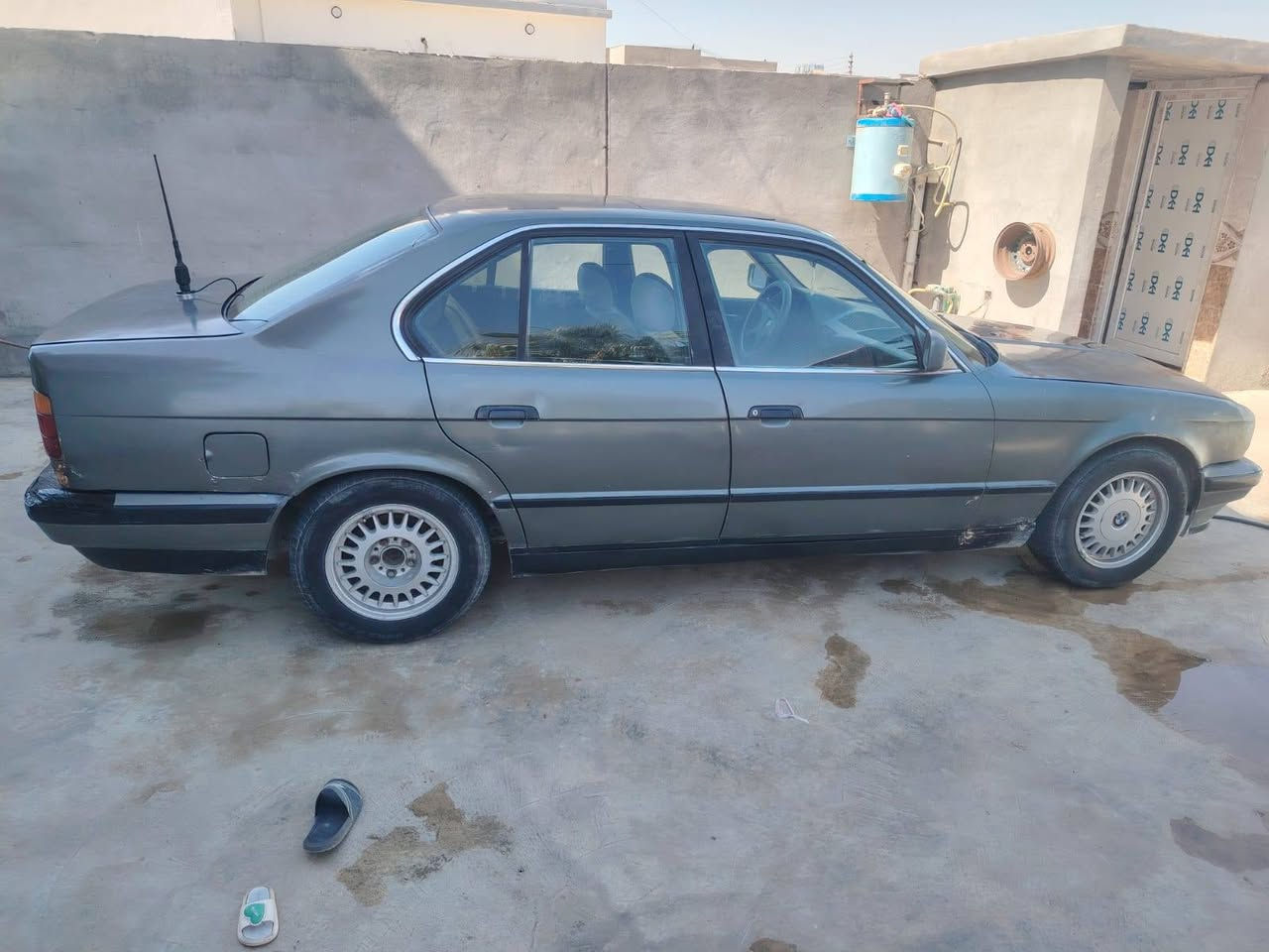 بي ام البيع محرك فل حجم 525 كيرعادي. سعر 37 وبيها  مجال بصيط. التافصيل اكثر تصل عل رقم ‏‏‪0771 697 3615‬‏ ترهم مروس وشرط تحويل وحياكم الله مكان سياره جنوب الموصل كياره
