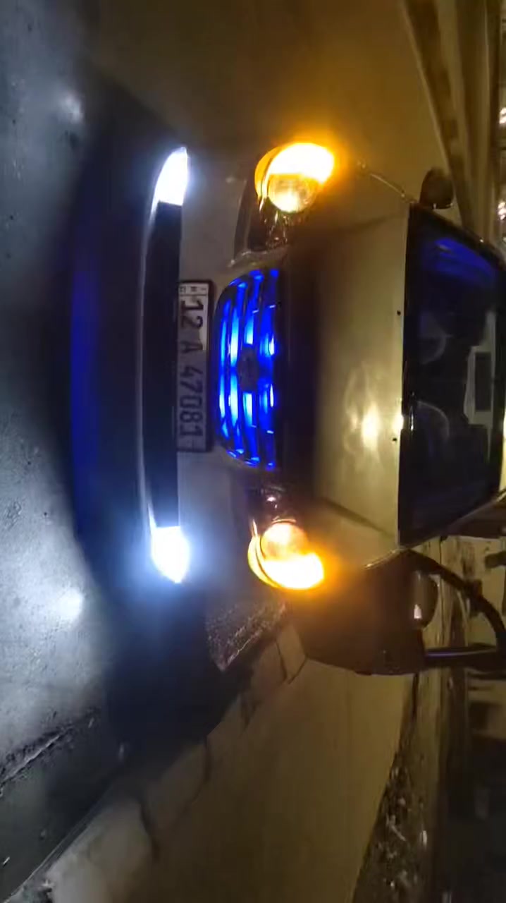 لاتات افانتي للبيع السعر 100 
العنوان موصل الجانب الايمن
التواصل الرقام ***********
***********
