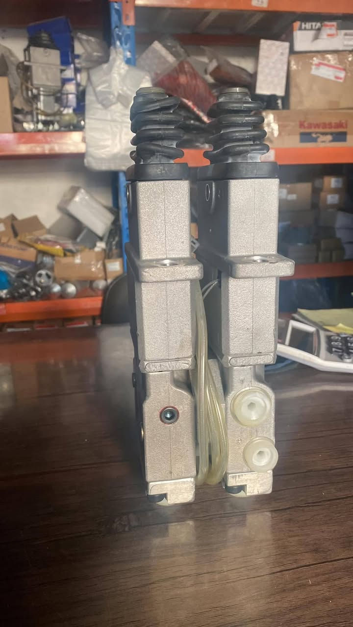 السلام عليكم لدينا ادوات احتياطيه من شركه هيتاشي شفل كاوسكي حفاره هيتاشي  تواصل على الماسنجر


**إذا كنت صاحب هذا الإعلان وتريد حذفه لأي سبب، رجاءا أرسل رسالة إلى الدعم الفني**