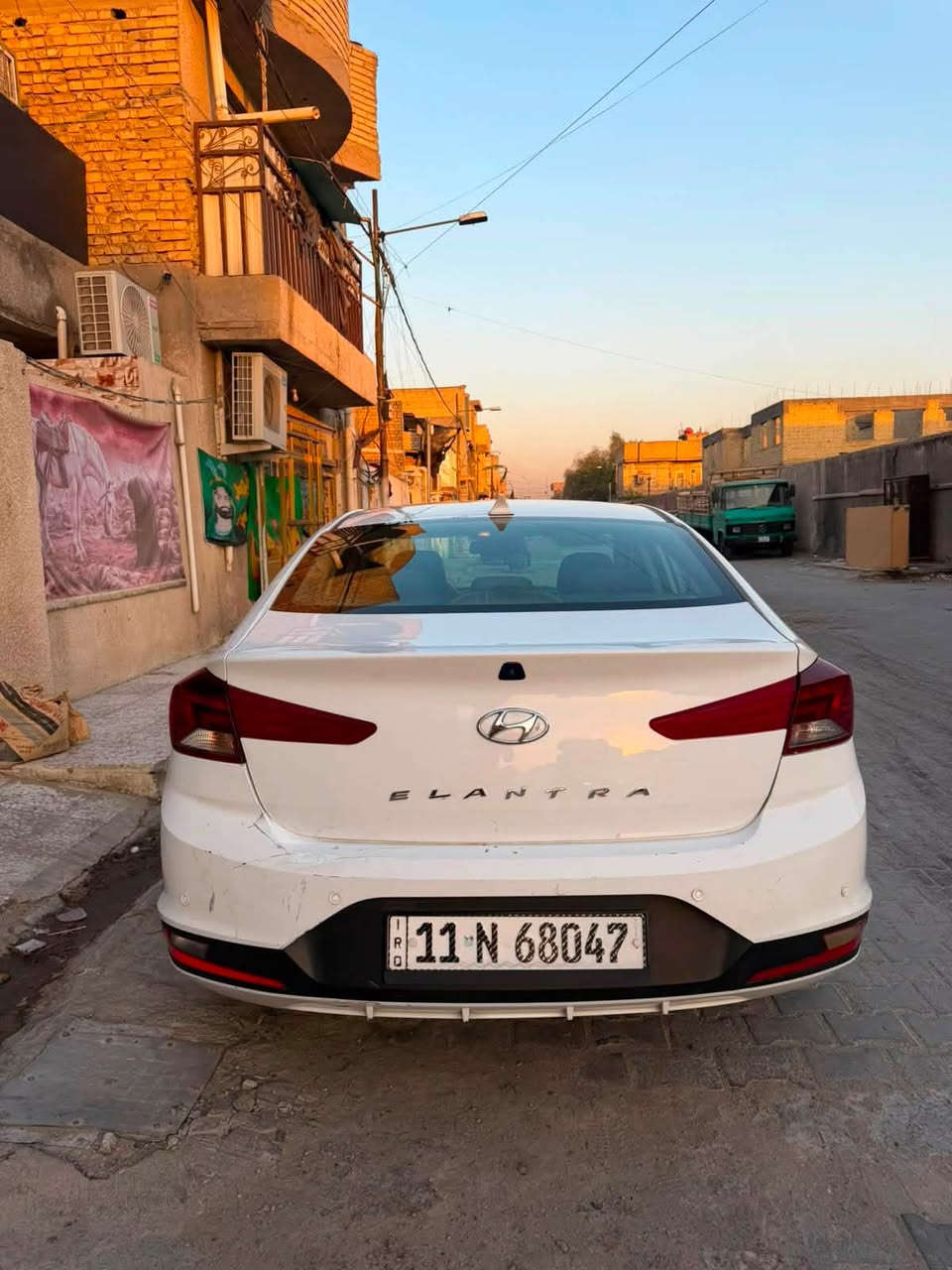 السلام عليكم للبيع الانتراموديل 2019 رقم بغداد  فول رقم بغداد أنكليزي فول مواصفات وارد كندي 
. المواصفات ………..
 فتحه سقف اسلايت
 بصمه تشغيل 
بصمة صندوق 
 بصمه أبواب  
 رادار امامي وخلفي 
 كشنات تدفئه
 رادار جانبي 
 ويلكب كروم بلادي 
 لايتات عدسه 
 تحديد مسار 
 مثبت سرعه 
 وقوف ذاتي 
 مانع اصطدام 
 شاشه ثلاث انضمه (سمارت - نورمال-سبورت) 
 كامره دوارة
تدفئة ستيرن 
ماشية 167 كيلو متر 
شاشة كاربلي 
محرك دوش  
موجود سونر مالتها 
مكان السيارة بغداد 
السعر 123 وبيها مجال 
للاستفسار
 ***********
