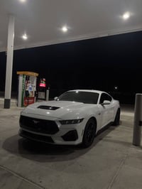 🚗 للبيع: Ford Mustang GT موديل 2024 🔥  سيارة نظيفة جدًا ومكفولة، بحالة...