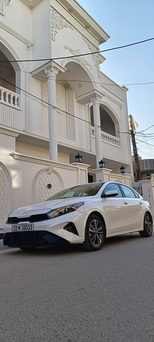 السلام عليكم 
كيا فورتي موديل 22

محرك 2000 دوش 

رقم بغداد الانكليزي الجديد

رايدها ب $135
العنوان بغداد
 واتساب ***********
