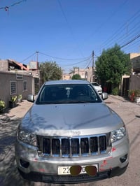 سياره جيب لاريدو 12رقم اربيل باسمي حادثها فقط خشم البنيد صبغ باب سدر ر...