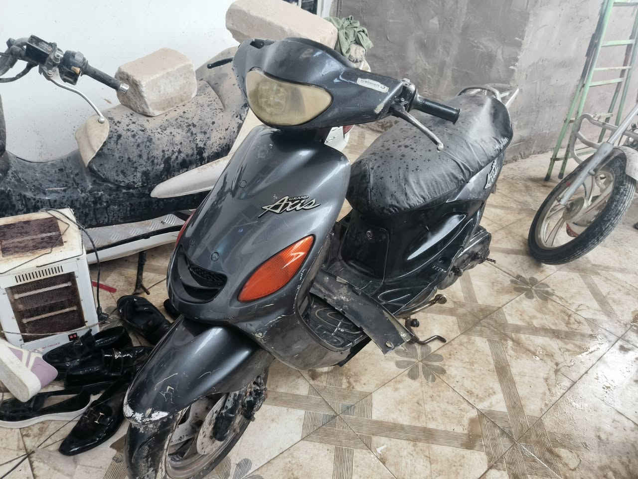 اكزز للبيع شغاله بلادي محرك وكابريتر عوزه شويه ترتيبات كوفه نجف السعر 300وبيه مجال ***********وتساب
