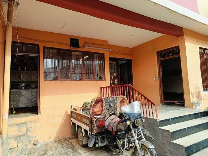 دار للبيع في حي القدس
مساحه 200م واجه 10م

طابقين الأول معزول عن الثاني وكل طابق غرفتين وهول وصحيات كامل

كهرباء +ماء+ تبليط

بيت طابو ملك صرف

***********
