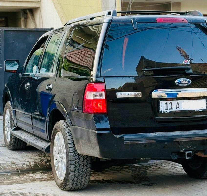 سلام عليكم 
مراوس فقط 

فورد اكسبديشن
موديل 2011 خليجية مكفوله من صبغ وحادث
سيارة فول مواصفات ماعده فتحه
محرك كير اكسل حدادة صدر تبريد كله مكفول رقم بغداد 
سيارة بيه منضومة غاز 80 لتر 
الاتصال هذه رقمي واتساب 
*********** بغداد, العراق
