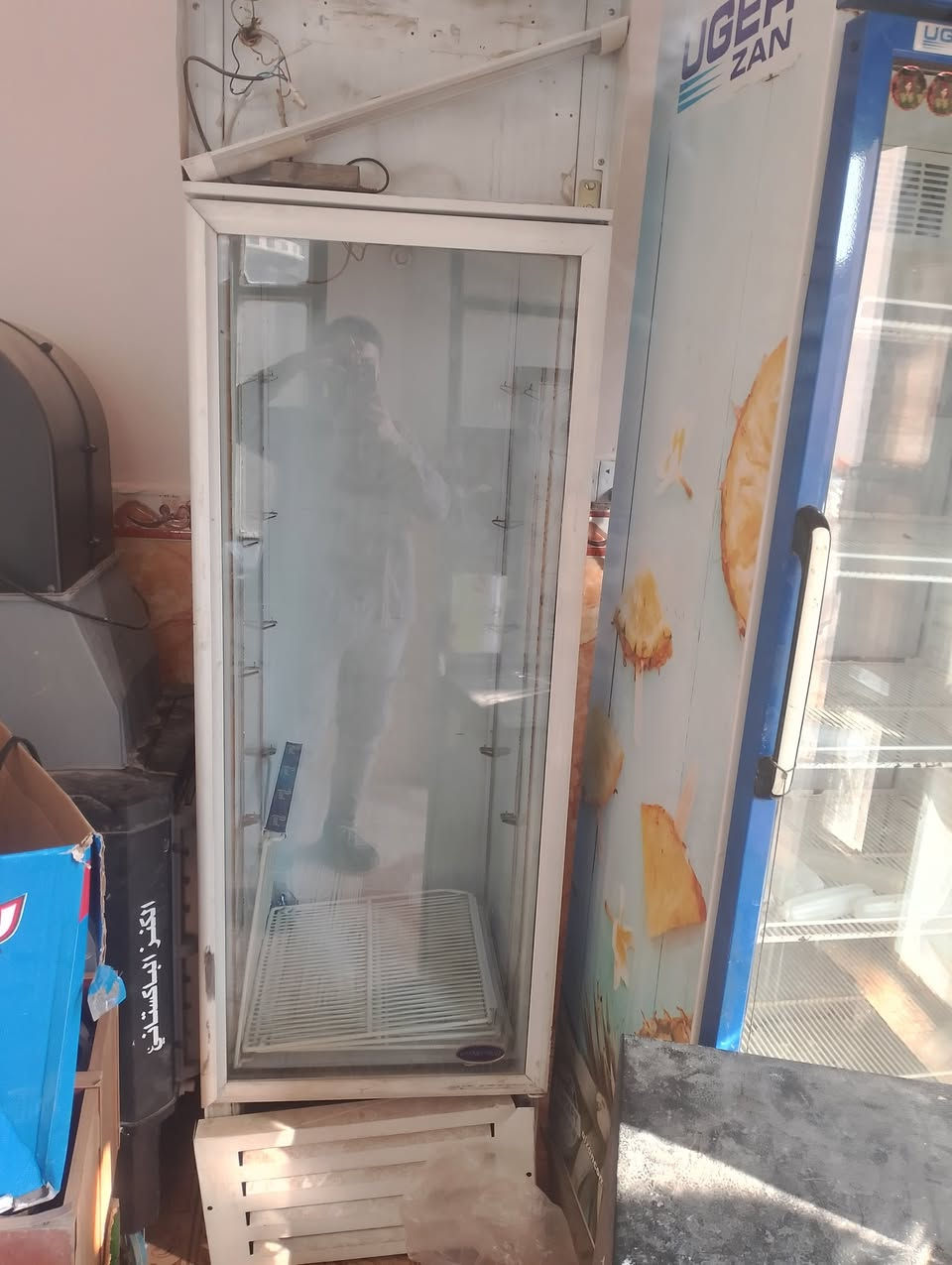 السلام عليكم
غراض للبيع نظيفة وكاملة 
كلمن وسعرها 
مكاني بغداد التاجي سبع البور 
***********
