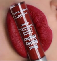 مات كريمي • ٦ ألوان • ثبات عالي