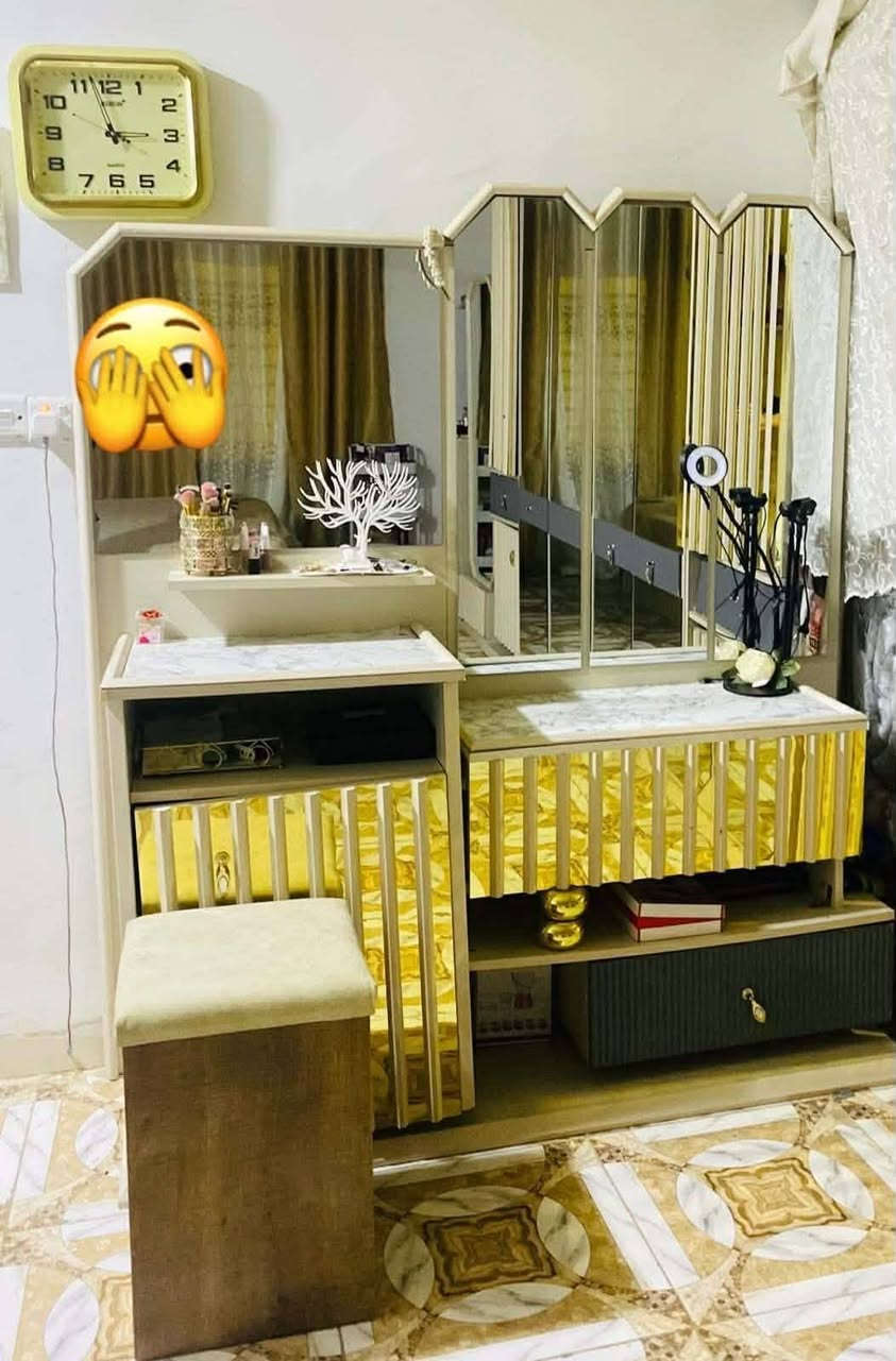 غرفه اخت جديد بسبب الوعود الكاذبه للبيع 
   العنوان  مجمع القريه الذهبيه


**إذا كنت صاحب هذا الإعلان وتريد حذفه لأي سبب، رجاءا أرسل رسالة إلى الدعم الفني**