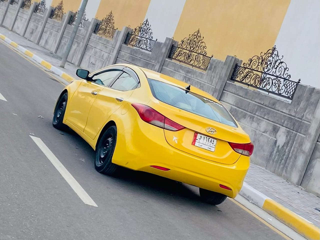 السلام عليكم للبيع هونداي النترا موديل 2013 وارد امريكي بيه تبديل جاملغ امامية فقط بدون داخل شرط والباقي مكفول كفاله عامه من ضربه وتبديل كله ليبل واحد موصفات تحكم تدفه بل كشنات  داخل بيجي مكينه 1800 دوش ما مفتوحه سنويه لغايه 27 مصفره هيه وغرمات السياره جديده حيل وجاهزه شرط احله من صور اي نقص مابيه سياره كير مكينه حداديه تخم تاير تبريد السعر 105 بيه مجال بسيط لاستفسار اكثر لاتصال على الرقم *********** مكان السيارة كربلاء مكلف بل نشر كربلاء, العراق
