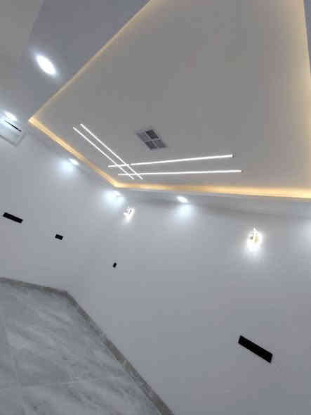 دار طابو للبيع بناء حديث VIP 

     (طابقين) 
الطابق الاول/ غرفة نوم عدد2 ومطبخ حار وبارد واستقبال وهول وصحيات داخليه وخارجيه وگراج
الطابق الثاني/ غرفة نوم عدد2 وهول وصحيات

🔸مواصفات الدار/ فول مواصفات تبريد مركزي واجهه من الطراز الحديث
---------------------------------------
المساحة (150)متر
الواجهة (7.5)متر
 :- كركوك منطقة ال55 قرب شارع المختار
#السعر (163) مليون مع مجال
:- (طابو ملك صرف)
للاستفسار اكثر الاتصال على الرقم *********** او المراسله ع الصفحه الوات ساب ***********
