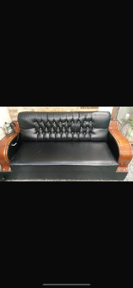 غراض للبيع رفوف عدد 3 عربات عدد3 مرايات عدد 4 جلسات عدد 2 جلد مكاني بغداد ***********
