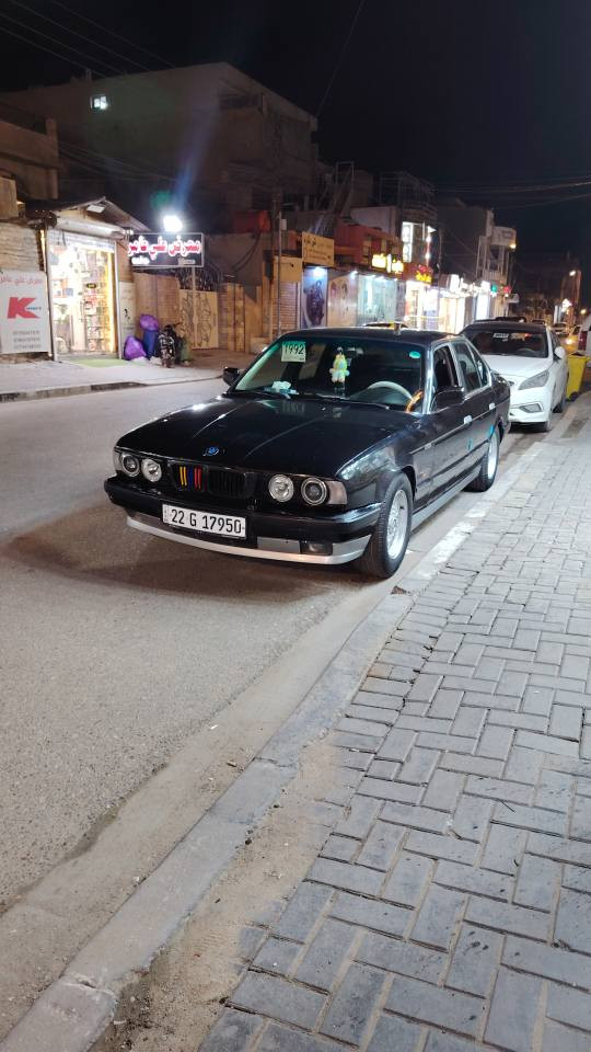 سلام عليكم سياره بي ام  موديل٩٢ مسكر السباره جاهزه او كامله مكينه كير تبريد غرفته كلش حلوه تخم تاير باتري جديد حداد ٧٥؛ ٪مكاني البصره الزبير
*********** البصرة, العراق
