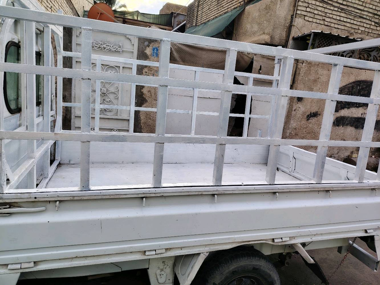 سلام عليكم شيري حمل  موديل 2011  رقم انكليزي  سنويه  ٢٠٢٩رقم بغداد  مصفره من ضريبه( تحويل مباشر)  مكينه وكير واكسل مكفولات صدر جديد كهربائيات كله شغال تدفه  شاشه لمس دوشمه جديده   بدي نضيف   شواصي كدامك مكان بغداد المدينه سعر ٤٣ وبيهه مجال ***********