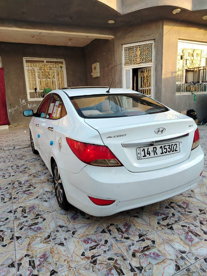هونداي اكسنت موديل 2016 خليجي رقم بصره تحويل سنويه لل2028 وارد خليجي بيه تبديل جاملغ و رشات صبغ قليل من الخليج والباقي كفاله مكينه وكير وحداديه وتبريد تايرات كله جديد مكينه ١٦٠٠ سياره جاهزه فول مواصفات واحد على واحد فتحه سقف تحكم ستيرن شاره بل مرايه شاشه كبيره كامره دسك خلفي وأمامي ويل كب حساسات فول مواصفات كلش مكان سياره ناصريه سعر 93 بيه مجال قليل رقم الهاتف *********** انه مكلف بل نشر البصرة, العراق
