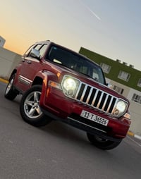 جيب ليبرتي 2008. كير محرك مكفولات. 3700. ماشيه 160 الف ليمتد بدون حادث...