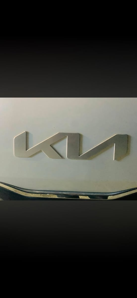 السلام عليكم كيا حمل موديل ٢٣ سيارة كفالة عامة ماشية ٢٧ ألف سيارة زيرو مكاني بغداد ***********
