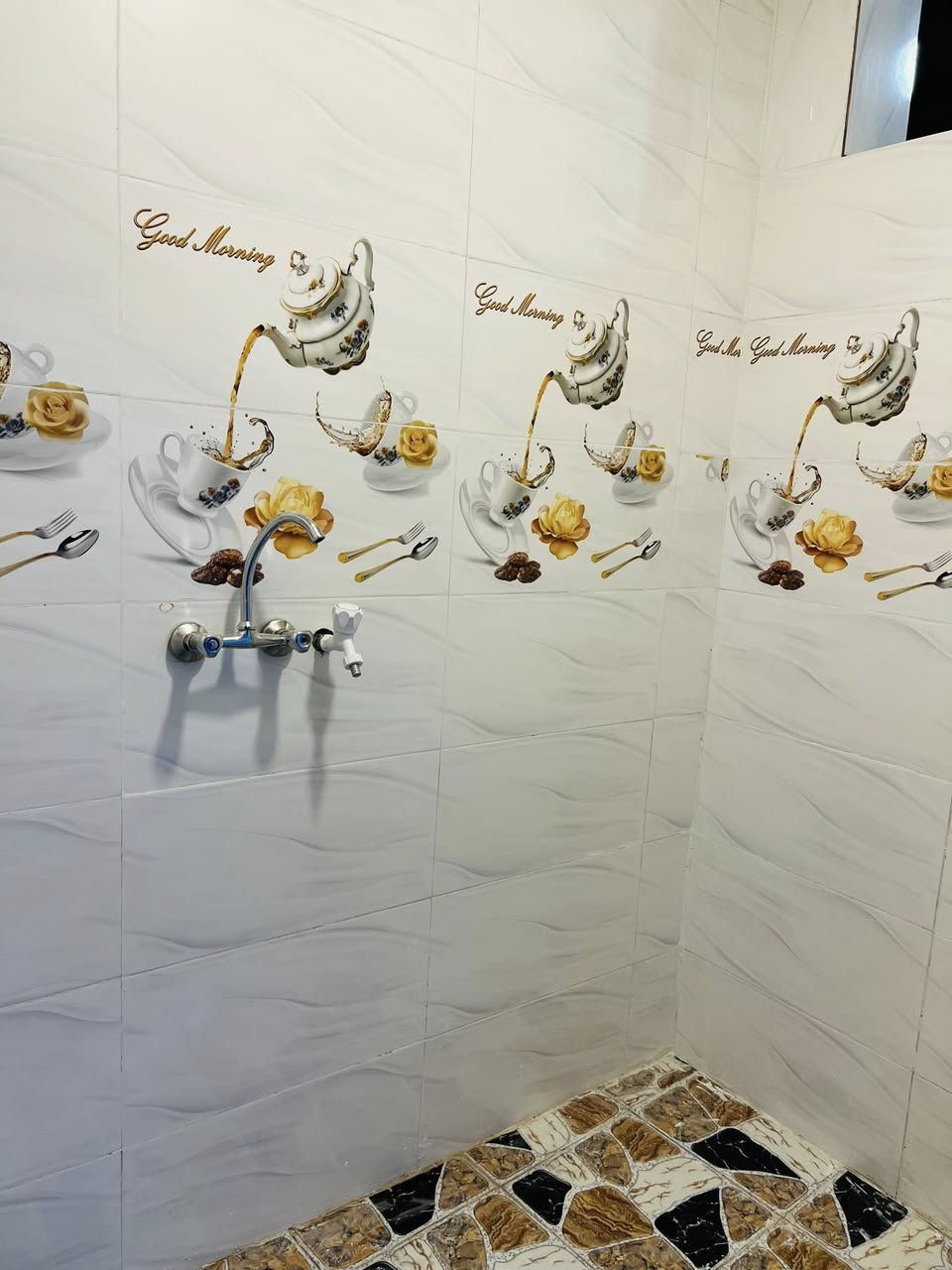 السلام عليكم
بيتين للبيع مساحة الواحد ٨٠ متر طابقين بناء جديد 
الخريطة الأرضية غرفة ومطبخ حار وبارد واستقبال وتخاريج
والطابق الاول سويت (غرفة وحمام) وصالة 
السقف للطابقين صب كونكريت
المكان شارع المطار القديم (ساحة ناجح احمود سابقا)
سعر الواحد ٣٨ مليون 
للاستفسار ***********
