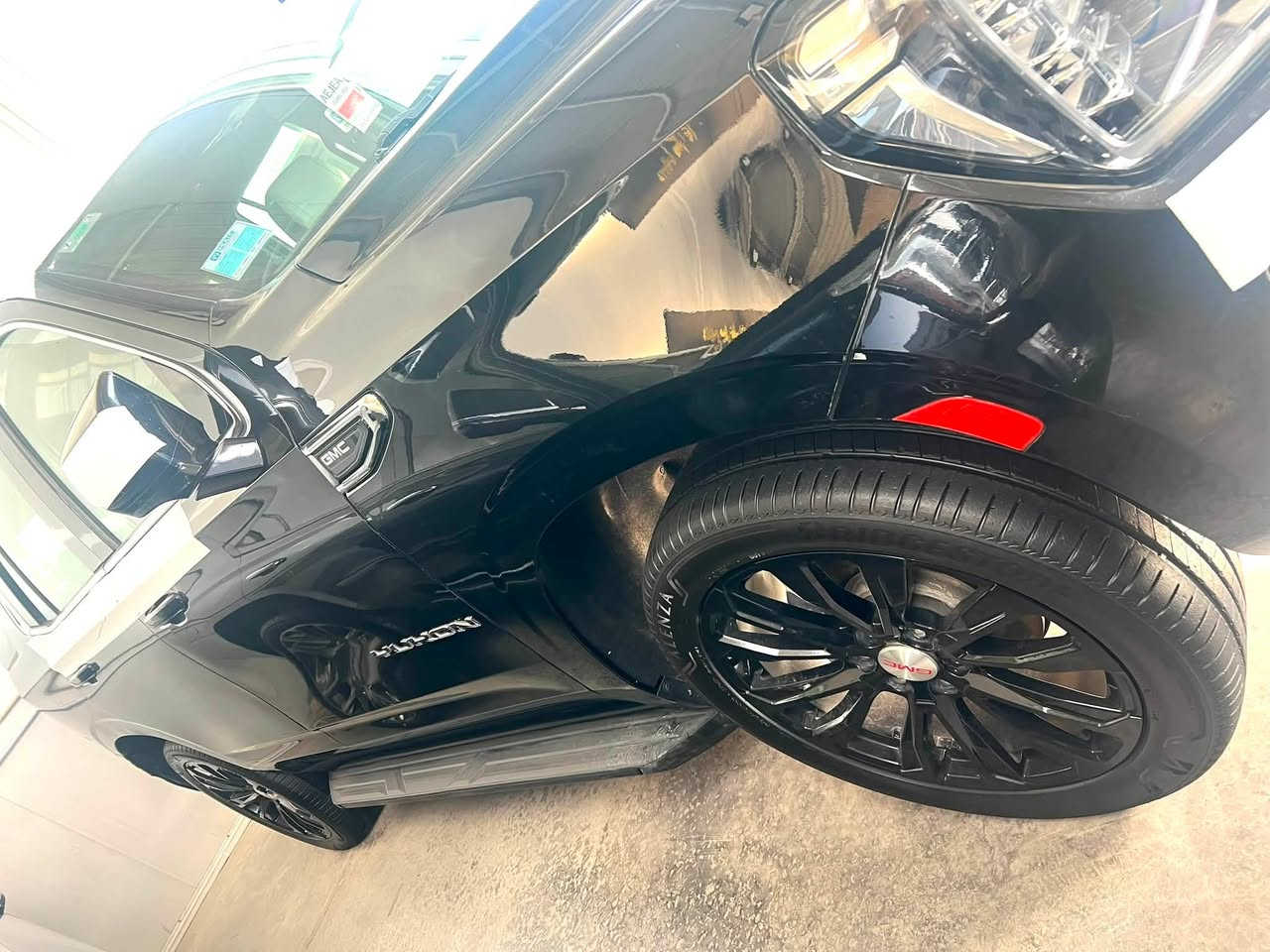 السلام عليكم
يوكن  2023 SLE خليجي GMC
وكاله وضمان المنصور 
حجم المحرك 5300 V8 
دخول ذكي للسياره بصمة
شاشه اماميه ودشبول ليزري 
كشنات كهرباء عدد 2
ثلاجه جنطه كهرباء 
رادار تحديد مسار
بصمة ابوب
سايد بريك بصمة 
حساسات أمامية خلفية 
لايتات لد + فول زنون
تحكم ستيرن جهتين 
ويل كب اسود 22 بيه حاليا
ماشيه 73 الف KM
بارد بالهلال الخلفي الايمن 
السياره مغلفه PPF بالكامل
السياره جديده حيل 
السعر 44500
***********
***********
