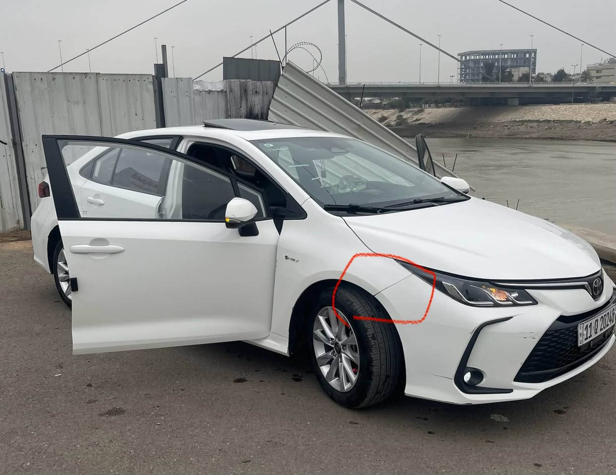 كورلا هايبرد موديل ٢٥ ماشيه ١٣ الف بيها بس خشم الجاملغ بارد شبر مكانها العطيفيه جامع براثا ***********
السعر ١٥٣ وبيها شي بسيط بغداد, العراق
