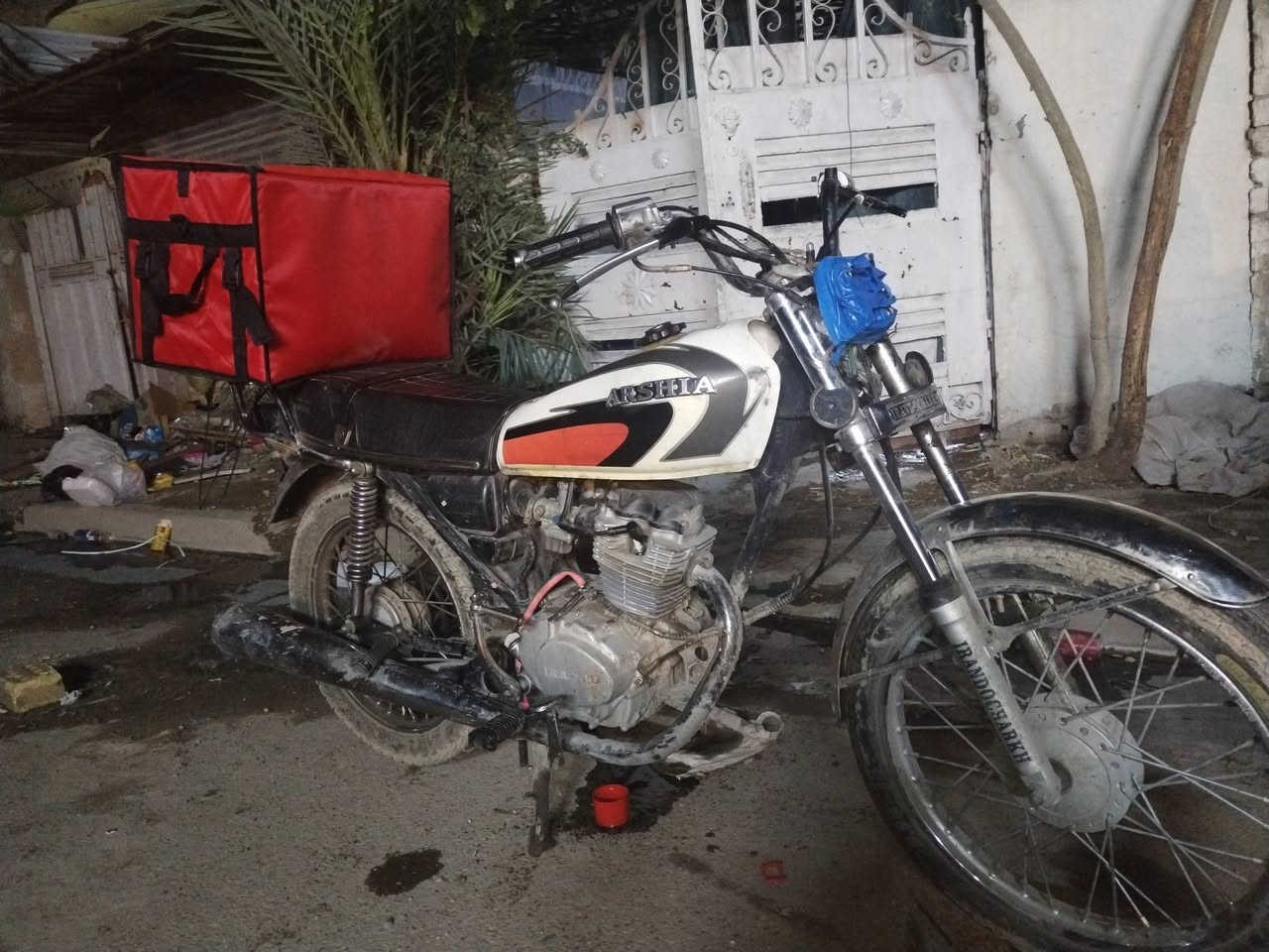 دراجه ايراني موديل ٢٢ فقط هندر بدون اوراق اكفلك سرقه مكينه نضيفه السعر ١٥٠ قفل ***********
