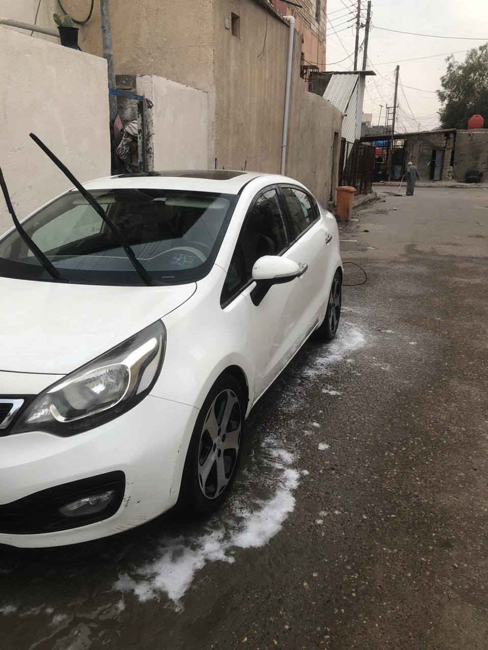 سلام عليكم 
سياره كيا ريو 4 سلندار حجم المحرك 1.6 كير اوتاماتيكيه
مقعد جلد مديل 2014 سنويه بسمي بعدهي ما منتهيه تحويل ثاني يوم تايرات جدد سياره بعدهي جديده بدون صبغ محرك كير كفاله خصوصي بصره مواصفات خليجيه
بيع مستعجل سعر 115 ورقه بيه مجال 
رقم ***********
عنوان بصره جمهوريه شارع المكاتب
