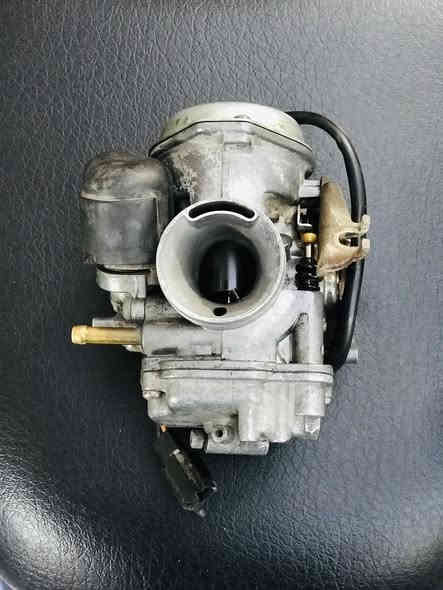 السلام عليكم
كابريتر بريز للبيع اصليه 
ابيعه على فحص شده كدامي وتروح
سعر 30الف
العنوان بغداد حي جميله 
الشراي يتصل ***********
