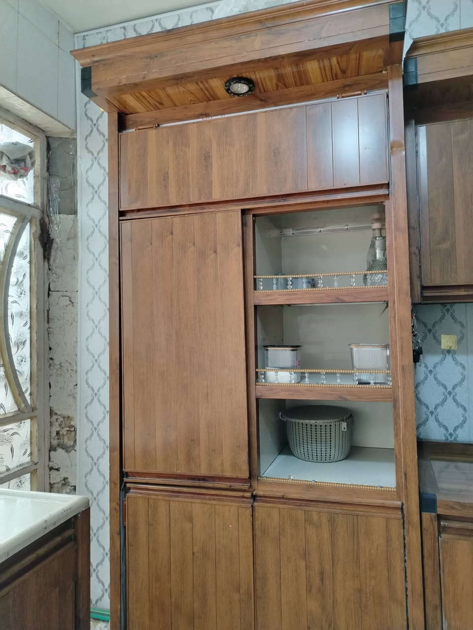 السلام عليكم غراض بيت للبيع مثل ما موضحات بالصورة
الكاونتر كامل اريدة ب 200 الف
الغسالة 50 الف
والثلاجة 150 الف

وبيهن مجال بسيط
للاستفسار الاتصال على الرقم ***********
المكان في بغداد التراث قرب سوق اميمة
