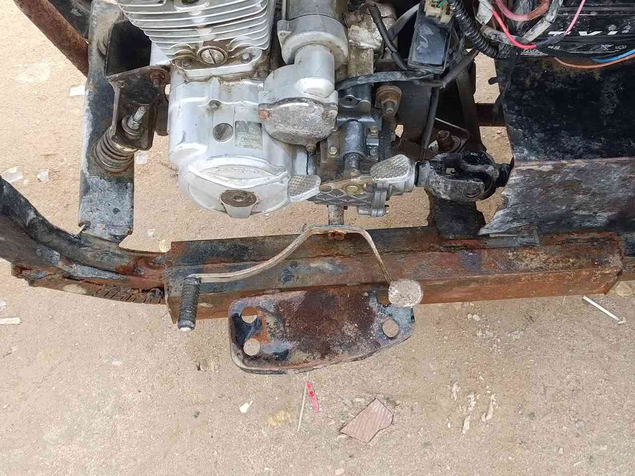 السلام عليكم ستوته ا م ت ر 2011 كدم عينك لا تكول مو مثل بل صوره كدمك شغله كله كهربيات شغله بيه هاي رصطه تقويه ثر خياس كدم عينك ضرب هندر وطلع وين ما جان وذني وراقه شوه هم تعبنات كدمك بل صوره ستوته مال شغل    السعر 650 بيه مجال قليل *********** نجف شارع معمل
