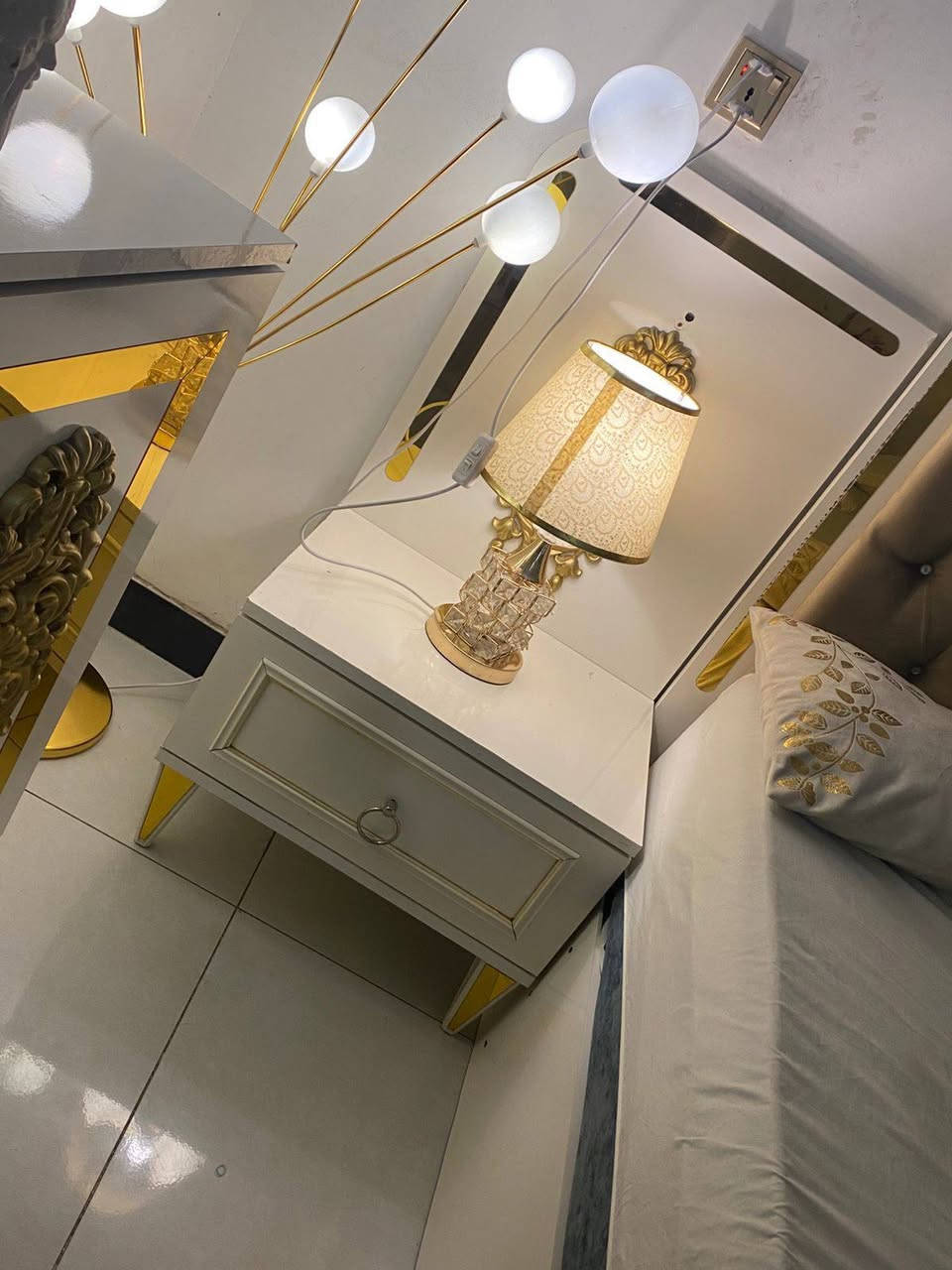 غرفه تركيا 7قطع نضيفه السعر 460قفل عنوان بغداد غزاليه
***********
