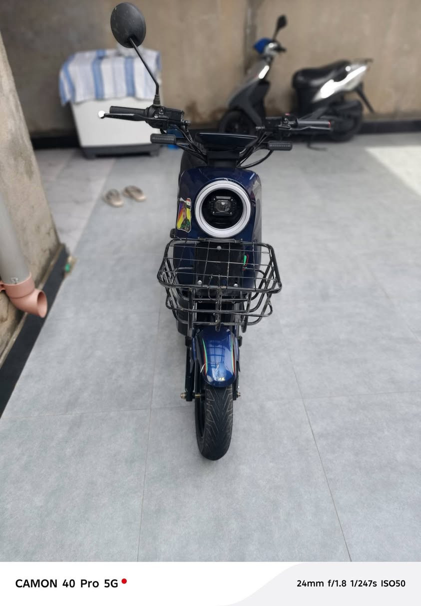 سلام عليكم... 

دراجه شحن البيع.. R9..جديده.. 

السعر... 475... بيه مجال بسيط... 

العنوان.... ميسان...

التواصل على هاذا الرقم.. ***********..
