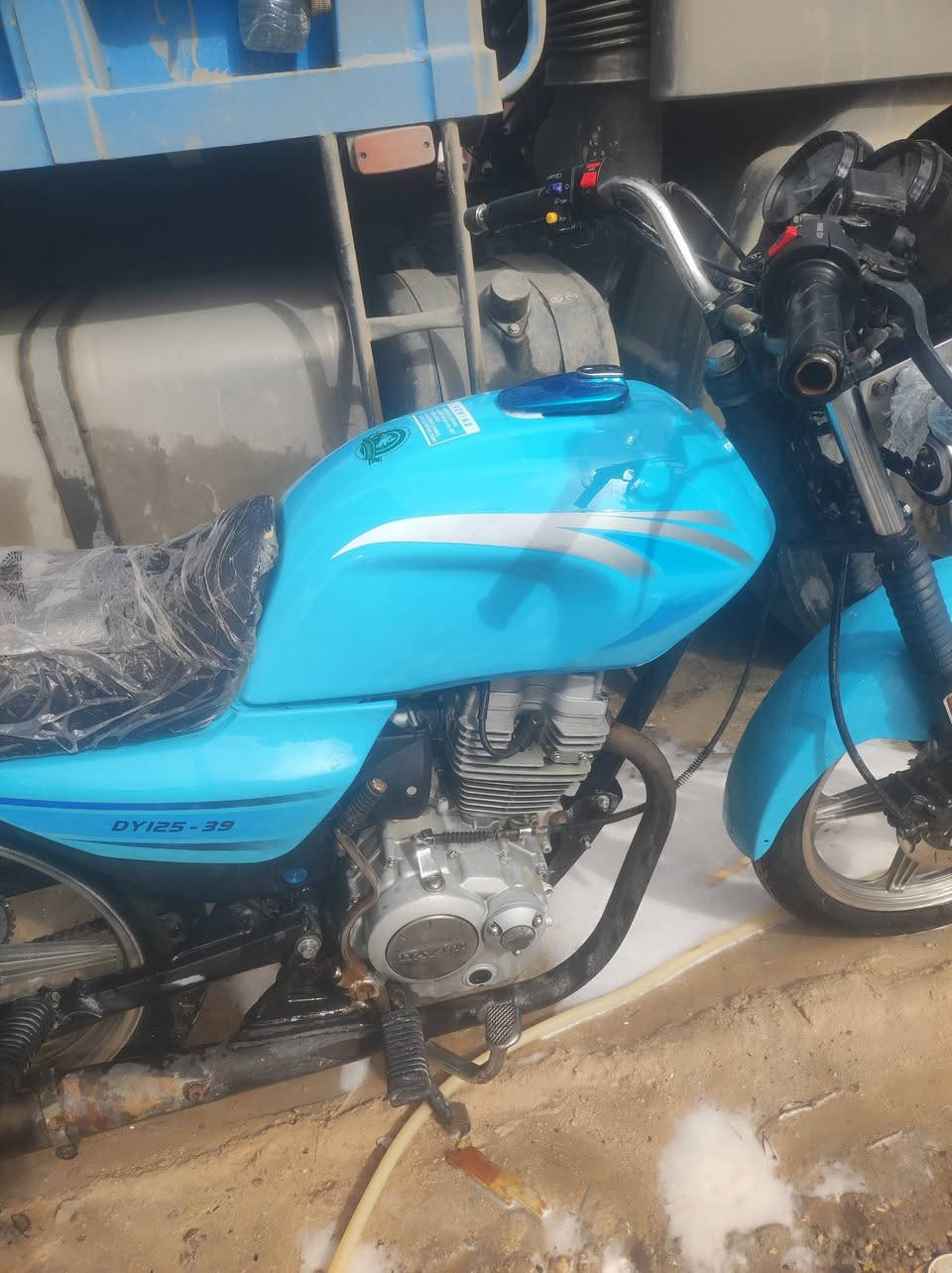 عضم البيع مديل 2023درجه جديده محرك ما مفتوح كهربائية كله شغال درجه كلك مكفول من سرقه درجه خير من الله معتاز وريد بيع بكاني كربلاء الحر سعر 650وبيه مجال 
***********
***********
