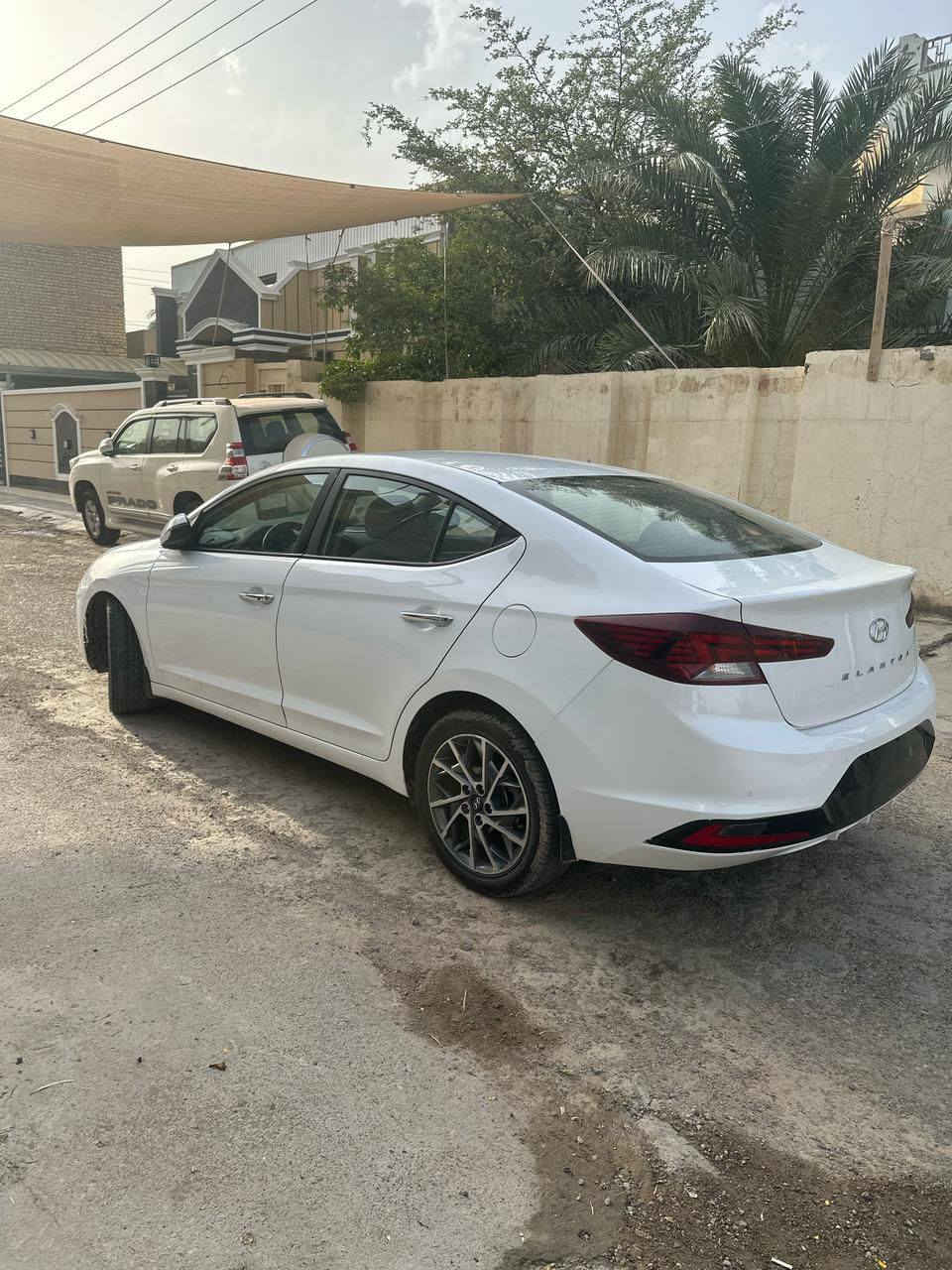 النترا موديل 2020
خليجي فول مواصفات بصمه محرك 2000 سنويه جديده بسمي 
رقم بغداد مكفوله ما عدا بيه جاملغ الامامي بارد فقط سعر 168 مكان سياره بصره زبير رقم هاتف ***********
