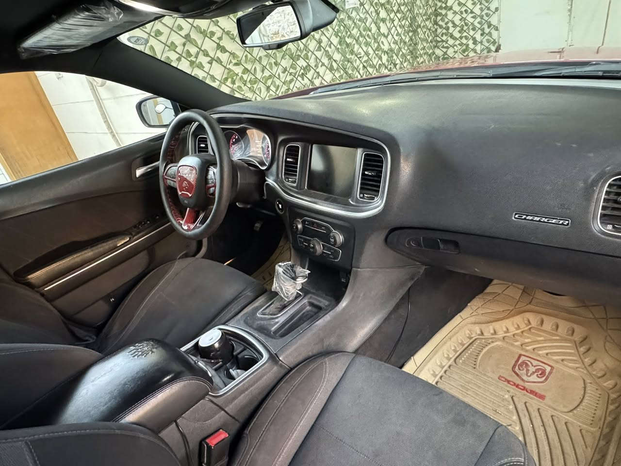 السلام عليكم جارجر 2015 محرك 6v رقم اربيل هزه لحد ٢٠٢٦ شهر السادس كلين بدون حادث بدون صبغ فقط بارد سونار بالمنشور رقم اربيل تحويل او وكاله بدون اين نقص كير مكينه مكفوله حداده نص عمر مامشتغله خط تخم تاير ماشيه ١٦ الف  كشن حضن شاشه جبيره  تشغيل عن بعد الجيك ان طافي للبيع فقط *********** ابو شاهين السعر ١٨٥ وبيها مجال مكان ميسان
