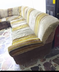 ديوان ١٠ مقاعد • بلايستيشن 4 • سيارة