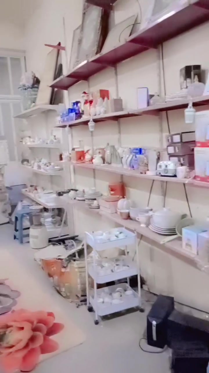 مستمرين بعروضنا وياكم يعلن مكتب بركات المصطفى عن مجمع للبيع 
شنو اللي يعجبكم تريد المجمع.  كله هو والغراض تريد بس الغراض.  تريد قسم من الغراض   تريد نبيعك اغراض ارخص من الجمله         مجمع باكمله بانواع الغراض ملابس اغراض منزليه فربوري اشكال مجمع كامل.                        اذا تتسوق مسواك  فوق ال , 100 الف         مسوين عرض 45%.  ***********
