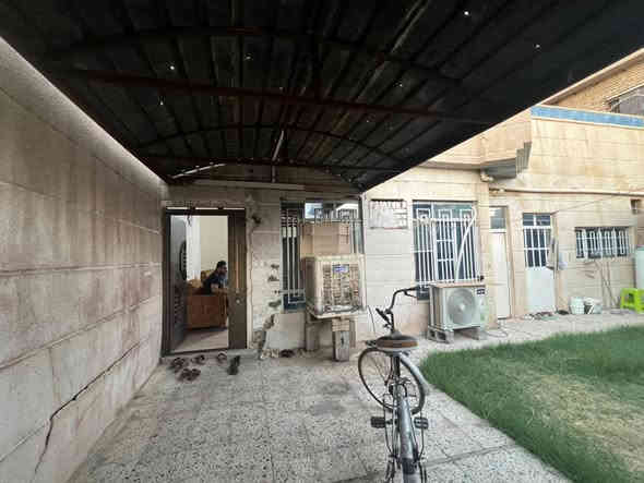 🕋بسم الله الرحمٰن الرحيم 🕋

👋السلام عليكم ورحمة الله وبركاته👋

🏪يعلن مكتب انمار للعقار 

🌐الموقع الانبار/قضاء الفلوجه 

🗾 بيت للبيع 

🌐الموقع الانبار/قضاء الفلوجه 

حي الرساله  قرب جامع علي ابن ابي طالب 

شارع 10م تبليط 

بناء 🚧 طابوق 

📐المساحة 200م 

📄طابو صرف 📄

⚠️ يتكون من طابقين 
♦️استقبال وحديقه 
♦️مطبخ 
♦️صاله 
♦️غرف عدد 3
♦️صحيات 2
♦️ منور 

💲 السعر 125قابل  للتفاوض
علما البيت مستأجر ب 350 الف دينار عراقي 
 
اذا عندك عقار وتريد تبيعه بسرع وقت راسل صفحتنه او راسل الارقام 🧑‍💻

⁉️للاستفسار اكثر مراسله صفحتنا او زياره المكتب انمار للعقار الواقع على شارع 60 شارع السكلات مجاور اسواق الرحمه متوسط مابين تقاطع جامع التقوى وتقاطع العداله او الاتصال على الارقام التاليه

☎️***********☎️كورك 
☎️***********☎️ واتساب  

⁉️اذا كنت تملك عقار وترغب في نشره مراسله صفحتنا او زياره المكتب انمار للعقار او ارسال المعلومات على الواتساب ☎️👆

⁉️الاسعار المعلنه في مكتبنا تحدد من قبل البائع وليس المكتب ونجمع البائع والمشتري وجها لوجه لاتمام عمليه البيع

⁉️متابعه ولايك للصفحه ليصلكم كل ماهو جديد فضلاً وليس أمراً

♥️طابت أوقاتكم بكل خير ♥️
