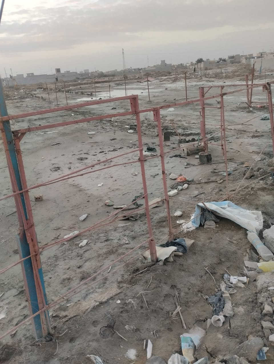 السلام عليكم للبيع قطعه ارض قرب سيد محمد المساحه 200 متر+400متر *********** بي واتساب
