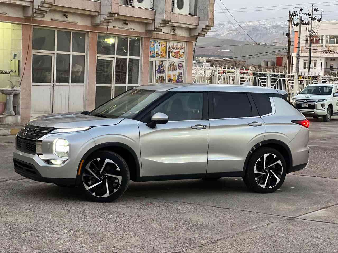 مسبوشي اوتلنده ر SE ADW
موديل/2024
سبغ/ دوو بارجه و نيو 
ايرباك / سيستم شه ريكه 
سعر /175$
رقم كاتي
شه رتي رقم
شانصي شه رت
گير و مه كينه شه رت
مواصفات SE AWD
شاشه مه زن
حساس
رادار 
كاميره
5 كاميره
به سمه
لايت ليد
لايت زينو
كوشن جلد
كوشن كاره باي
٣ مقعد
ده بل اكسن
صندوق شه فت
كوشن هيته ر
تايرات جديد
ويل كروم
١٩ هزار روشتوه
رقم موبايل/*********** اكر, نينوى
